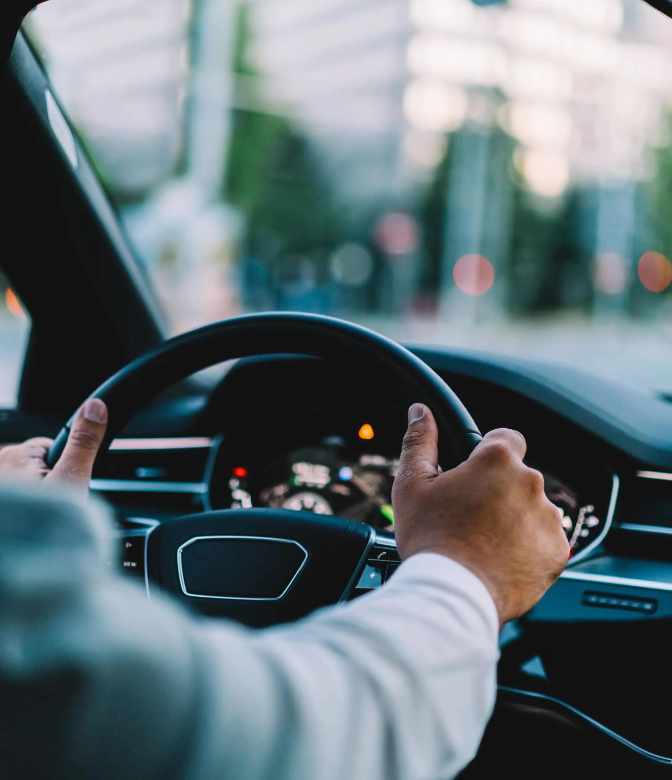 homme au volant